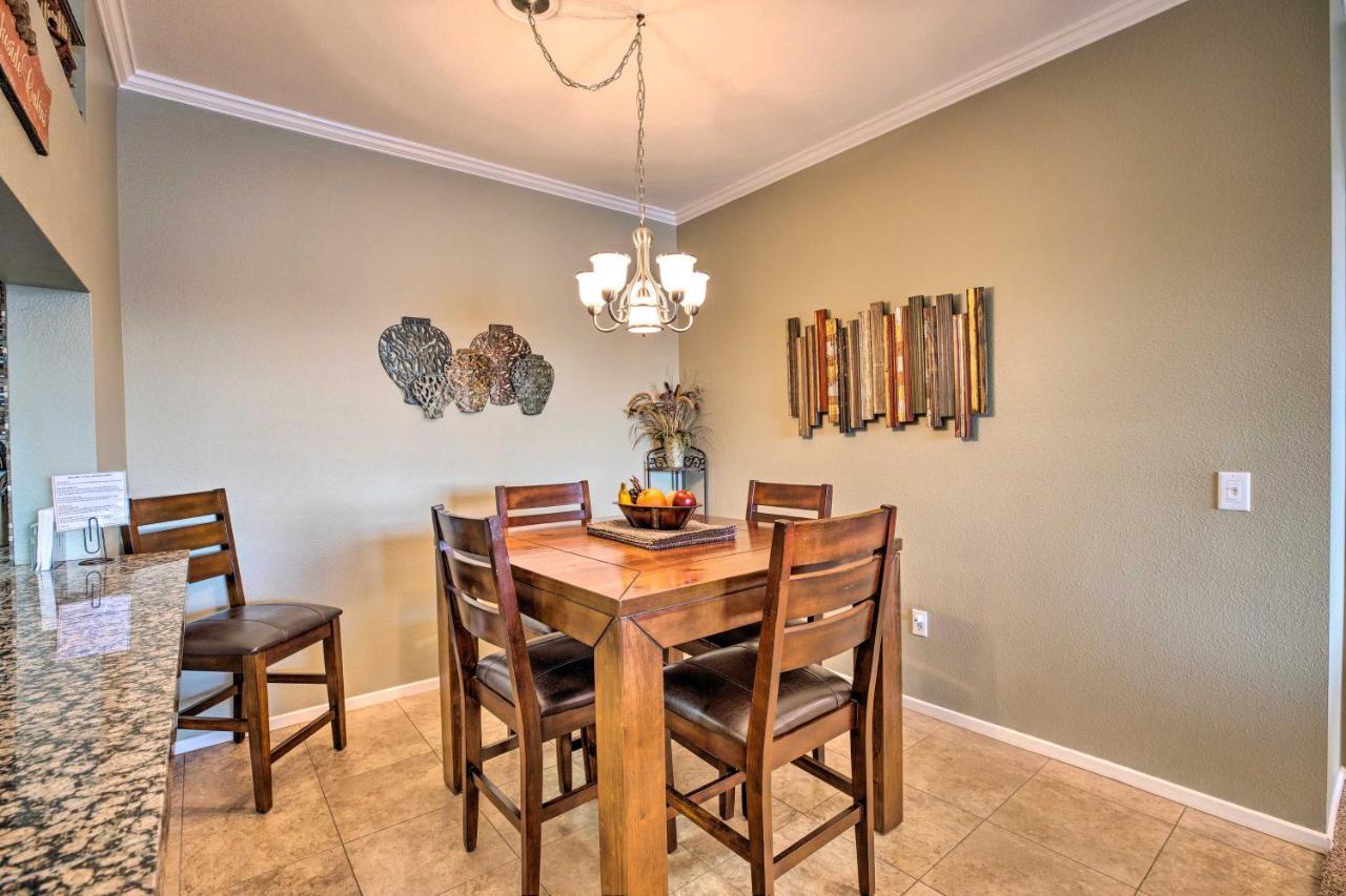 Relaxing Retreat - Pool Access And Balcony Apartemen Phoenix